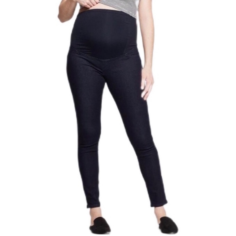 0/25R- NWT Ingrid & Isabel size dark wash over the belly maternity jegging